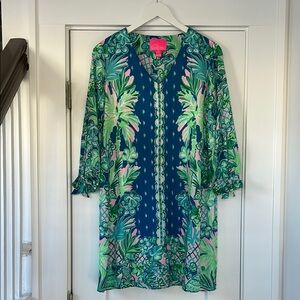 Lilly Pulitzer Shift Dress, Size Small. ¾ length sleeves with ties. Above knees